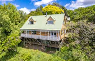 10 D'arcy Road, Bastia Hill