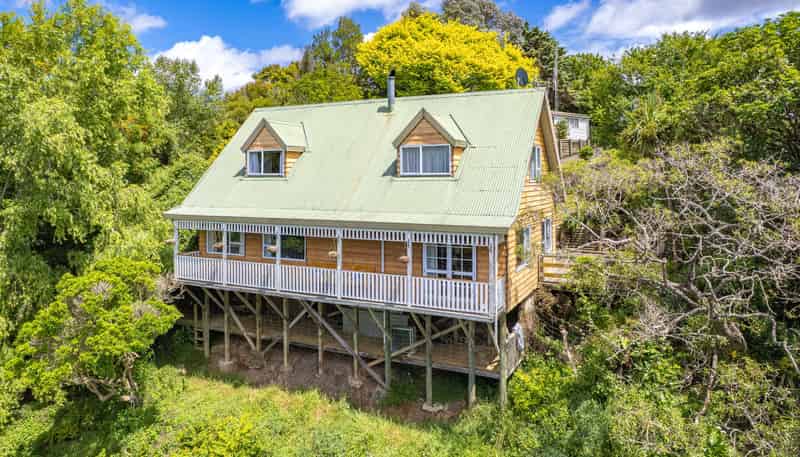 10 D'arcy Road, Bastia Hill