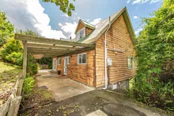 10 D'arcy Road, Bastia Hill