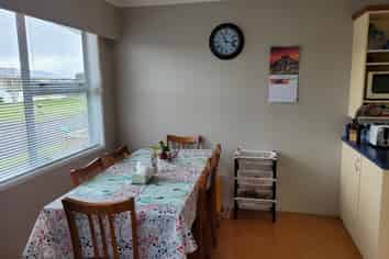 16 Trelawney Crescent, Westown