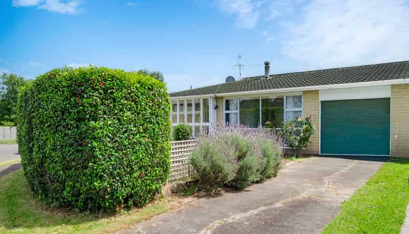 1 Matipo Street, Waikanae