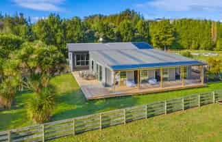 3761 State Highway 23, Raglan
