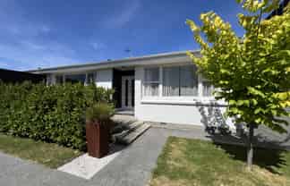 2/69 Aikmans Road, Merivale