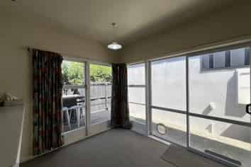 2/69 Aikmans Road, Merivale