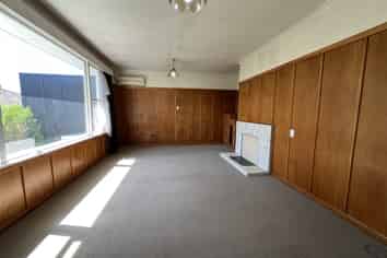 2/69 Aikmans Road, Merivale