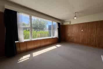 2/69 Aikmans Road, Merivale