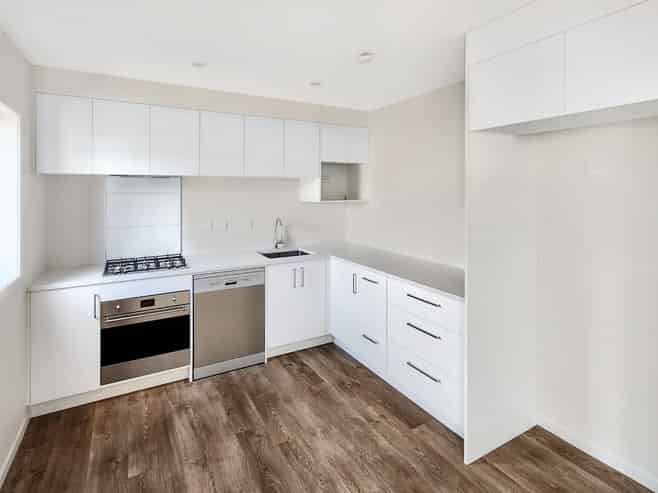 4/12 Mana Avenue, Titahi Bay