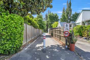 1/12 Byron Place, Stoke