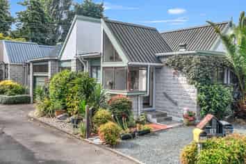 1/12 Byron Place, Stoke