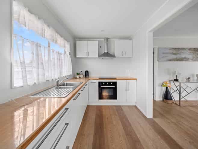 24 Bingara Place, Mangere