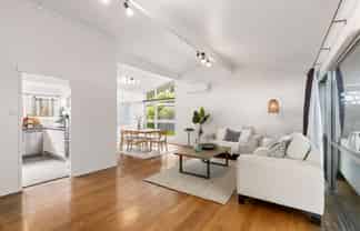 27 Takapu Street, Matua