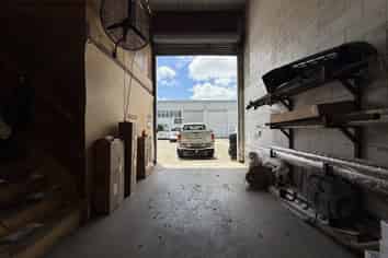 Pakuranga Heights Industrial Unit | 160 m2