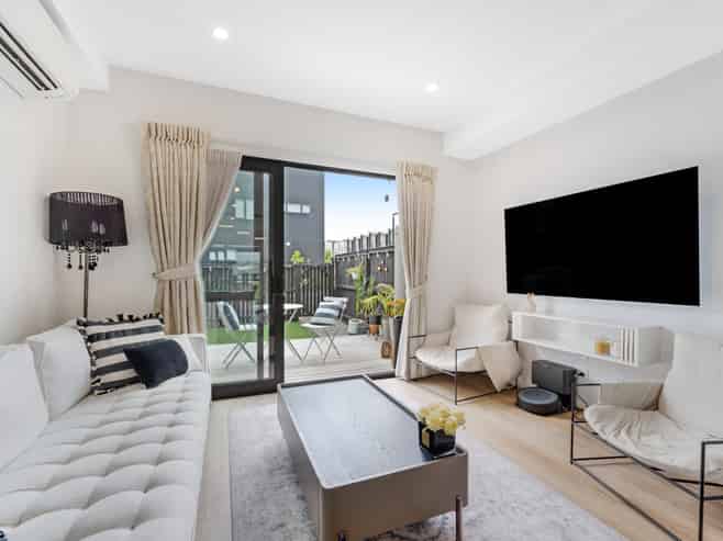 54 Whakatupu Road, Flat Bush