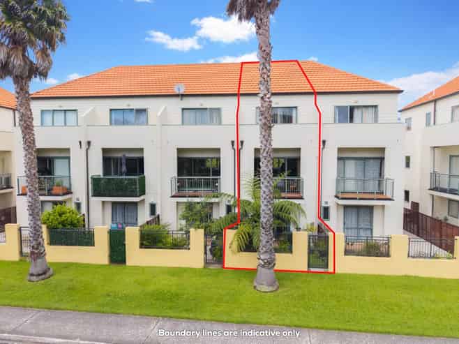 20 Waterside Crescent, Gulf Harbour