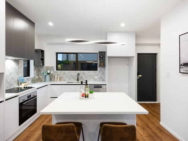 2 & 5/81 Vodanovich Road, Te Atatu South