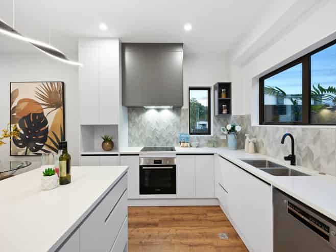 2 & 5/81 Vodanovich Road, Te Atatu South