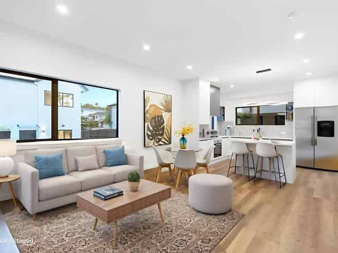 2 & 5/81 Vodanovich Road, Te Atatu South