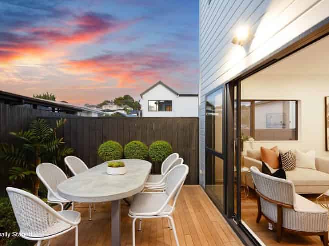 2 & 5/81 Vodanovich Road, Te Atatu South