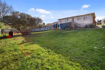 42 Williams Crescent, Otara