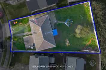 42 Williams Crescent, Otara