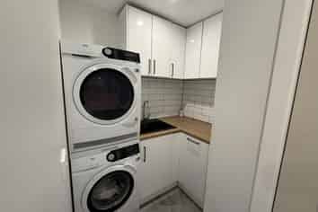 41 Carlton Terrace, Westown