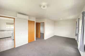 2/4 June Place, Hamilton East