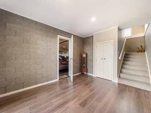 51 Endeavour Drive, Whitby