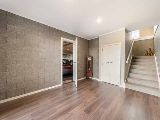 51 Endeavour Drive, Whitby