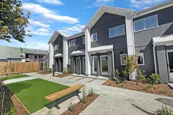 4/17 Winchester Street, Merivale