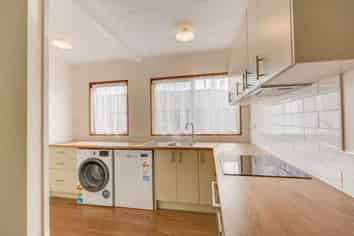 335b Western Hills Drive, Avenues