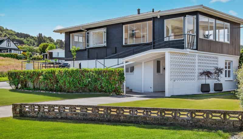 1 Winston Street, Acacia Bay