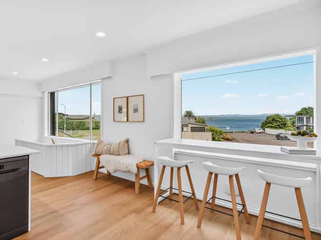 1 Winston Street, Acacia Bay