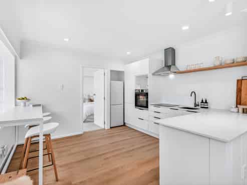 1 Winston Street, Acacia Bay