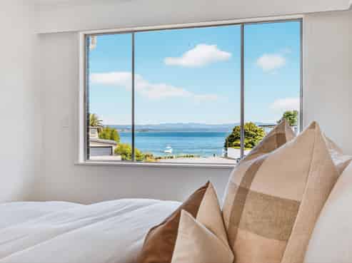 1 Winston Street, Acacia Bay