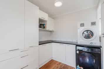 12 Le Quesne Place, Fairfield