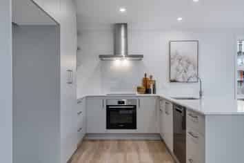 2/70 Thompson Street, Leamington