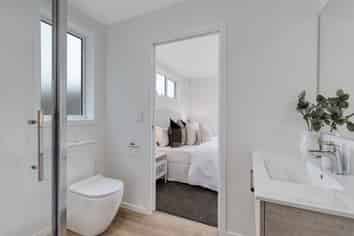 2/70 Thompson Street, Leamington