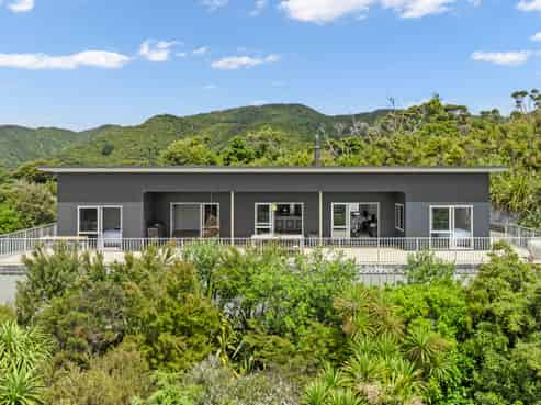 108 The Ridge, Langs Beach