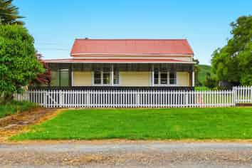 10 and 12 Phillips Street, Matiere