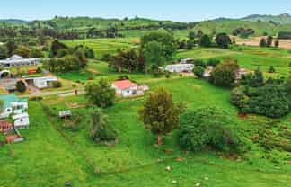 10 and 12 Phillips Street, Matiere