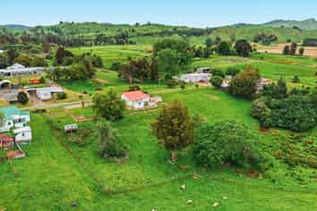 10 and 12 Phillips Street, Matiere