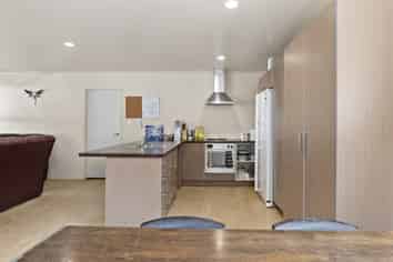  42A,C,D,E Olivine Street Boarding Houses (Room only), Poike