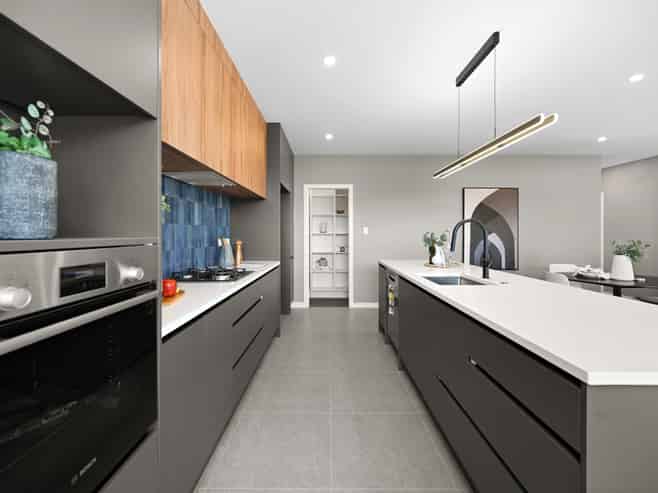 8 Earp Crescent, Chartwell