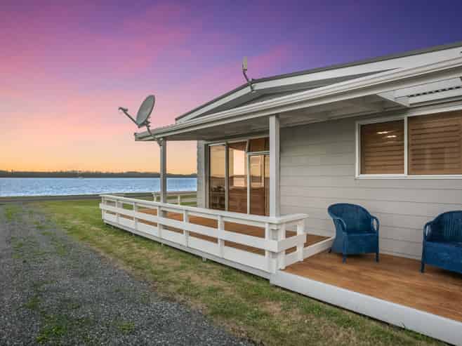 26 Esplanade Road, Tahawai