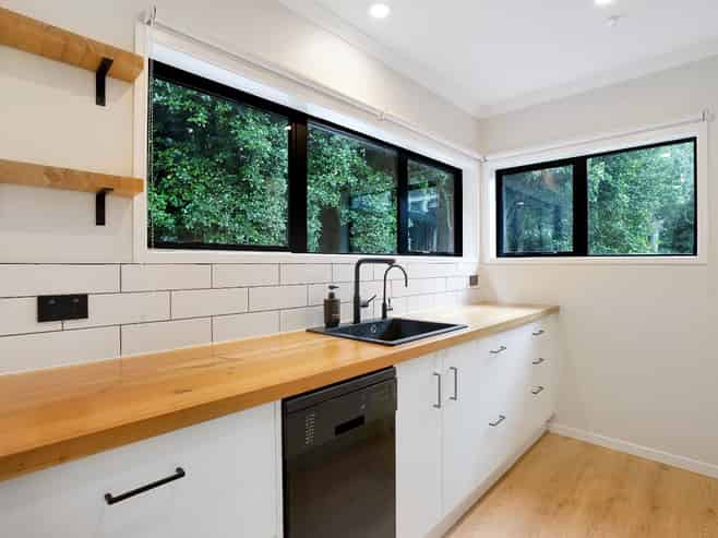 2/15A Rosehill Drive, Papakura