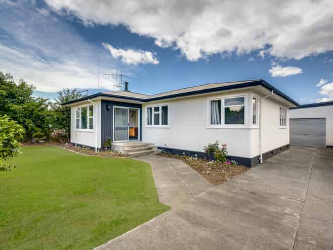 711 Norton Road, Akina