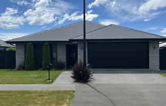 56 Petries Road , Woodend