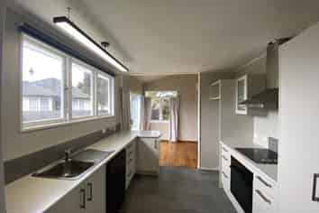 43 Tennyson Crescent, Stoke