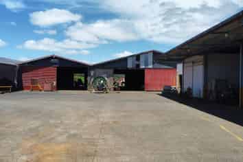 Versatile shedding with yard