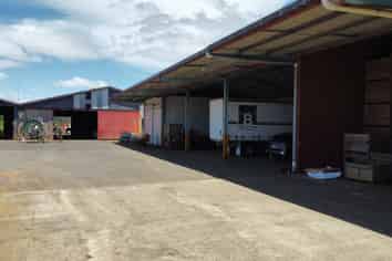 Versatile shedding with yard